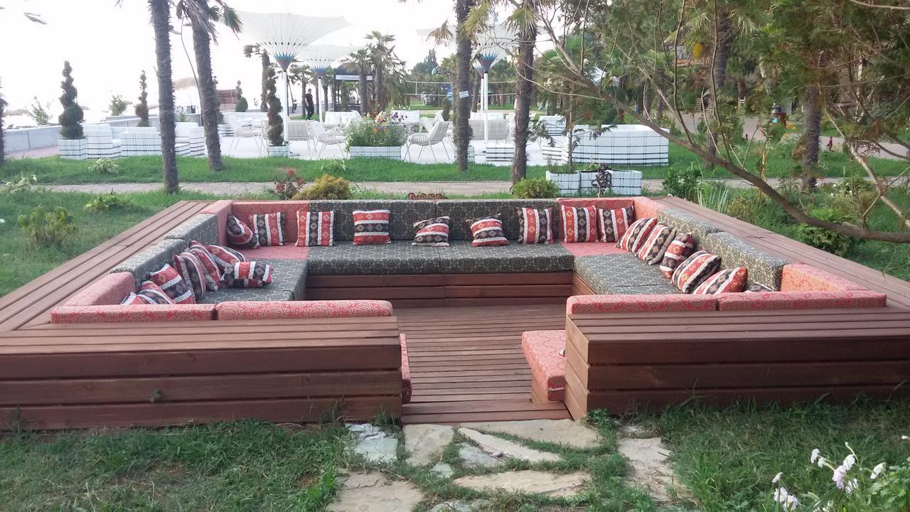 Отель Оазис В Чакви Ngoại thất bức ảnh